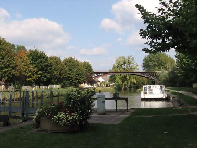 Le canal d'Orléans à Mardié - Mardié (45430) - Loiret