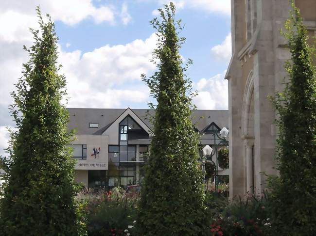 Hôtel de ville - Ormes (45140) - Loiret