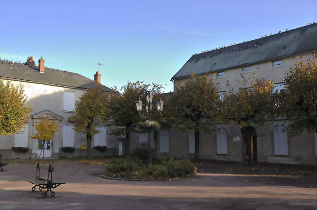 Outarville, place du Vieux Marché - Outarville (45480) - Loiret