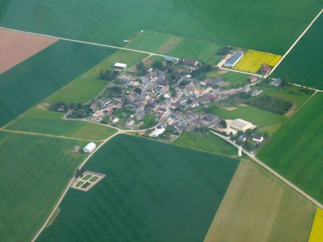 Le village vu du ciel - Pannecières (45300) - Loiret