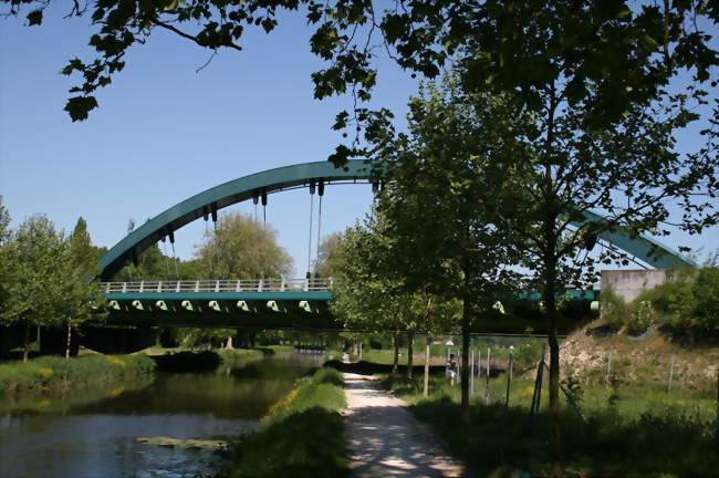 Le viaduc de Pannes - Pannes (45700) - Loiret