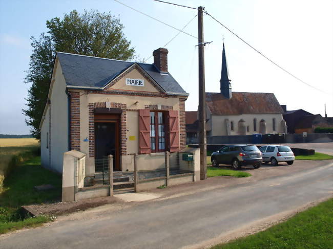 La mairie &, au second plan, l'église - Thorailles (45210) - Loiret