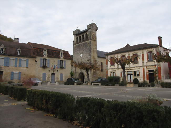 Mairie et église - Castelfranc (46140) - Lot