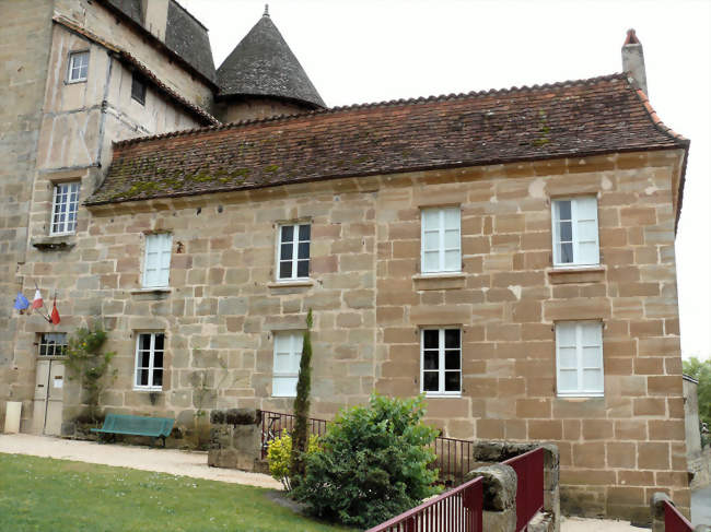 Mairie à côté du château - Lacapelle-Marival (46120) - Lot