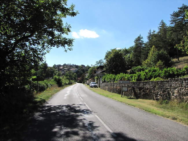 Entrée du village - Saint-Médard (46150) - Lot