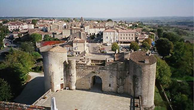 Duras vue du château - Duras (47120) - Lot-et-Garonne