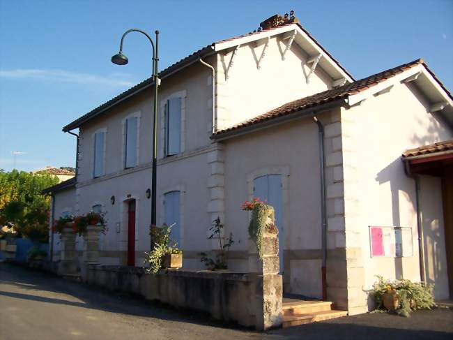La mairie (sept 2012) - Esclottes (47120) - Lot-et-Garonne