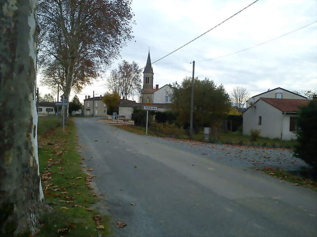 Entrée du village - Trémons (47140) - Lot-et-Garonne