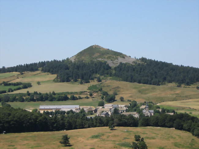 Saint-Laurent-de-Muret et le pic de Mus - Saint-Laurent-de-Muret (48100) - Lozère