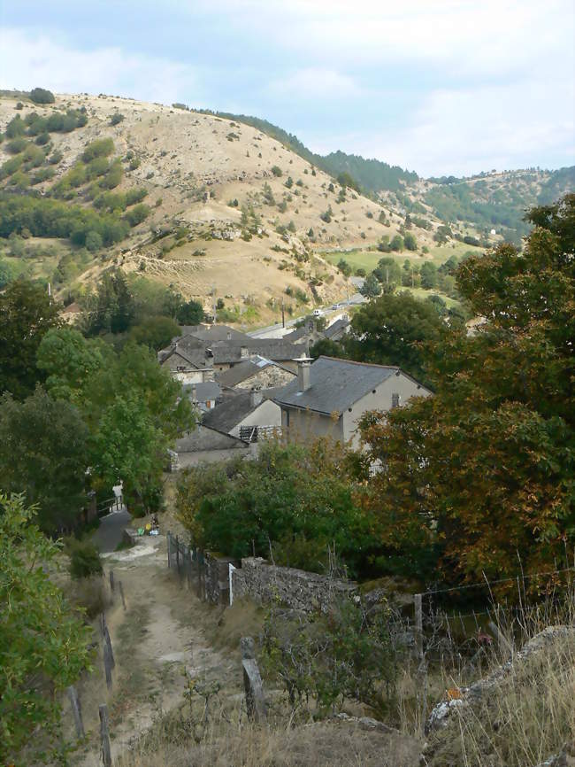 Vue générale de Saint-Laurent-de-Trèves - Saint-Laurent-de-Trèves (48400) - Lozère