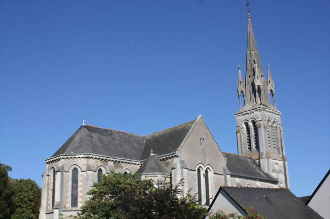 Eglise de Contigné, vue arrière - Contigné (49330) - Maine-et-Loire
