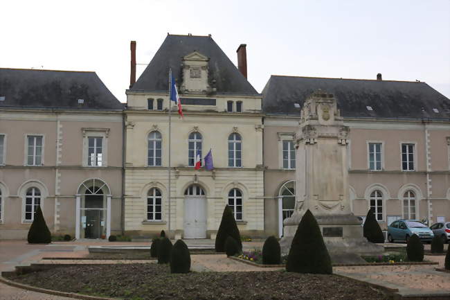 COURSES HIPPIQUES A L'HIPPODROME DU LION D'ANGERS