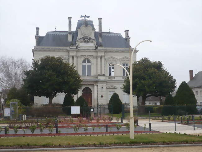 LES MYSTÈRES DE LOIRE À LA MÉNITRÉ