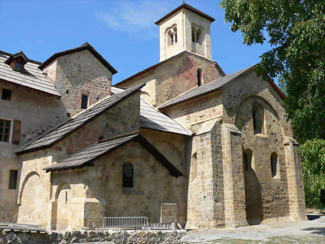 L'abbaye Notre-Dame de Boscodon - Crots (05200) - Hautes-Alpes