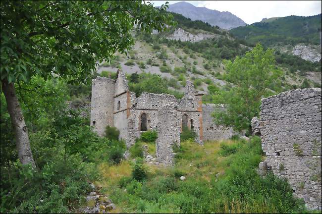 Le château de Lesdiguières - Le Glaizil (05800) - Hautes-Alpes