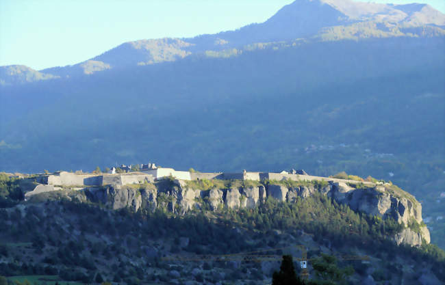 Remparts de Mont-Dauphin dominantles vallées de la Durance et du Guil - Mont-Dauphin (05600) - Hautes-Alpes