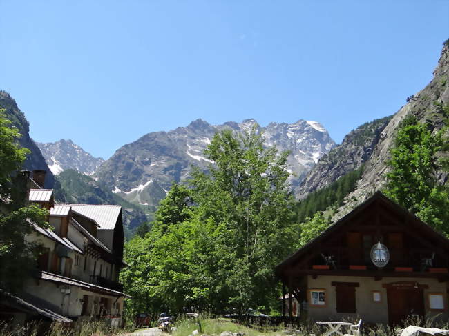 Le hameau d'Ailefroide - Pelvoux (05340) - Hautes-Alpes