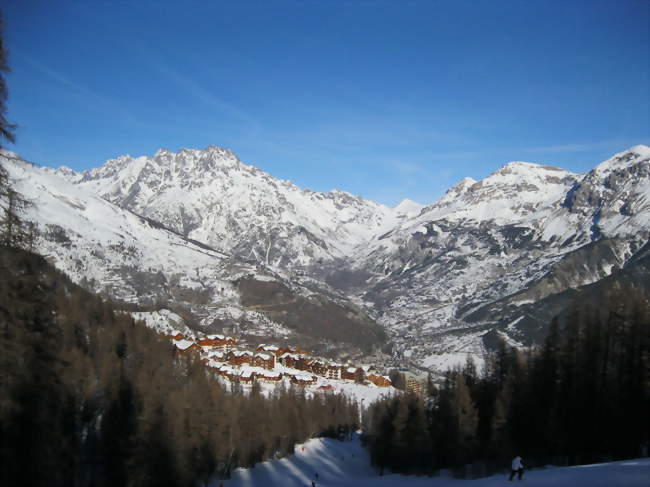 La station de ski à 1 800 m - Puy-Saint-Vincent (05290) - Hautes-Alpes