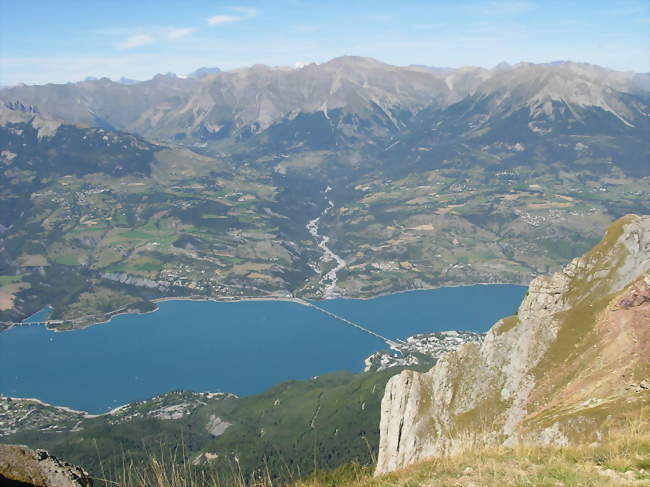 Savines et le lac de Serre-Ponçon vus depuis le pic de Morgon - Savines-le-Lac (05160) - Hautes-Alpes