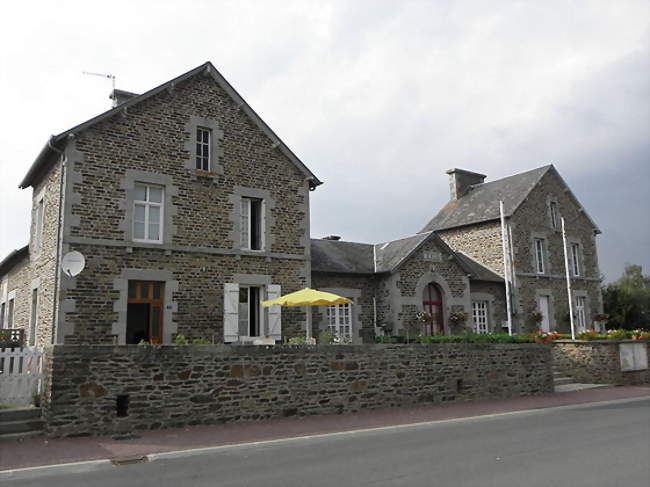 La mairie d'Argouges - Argouges (50240) - Manche