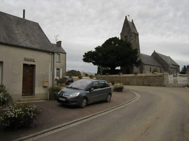 Mairie et église Saint-Aubin - Brainville (50200) - Manche