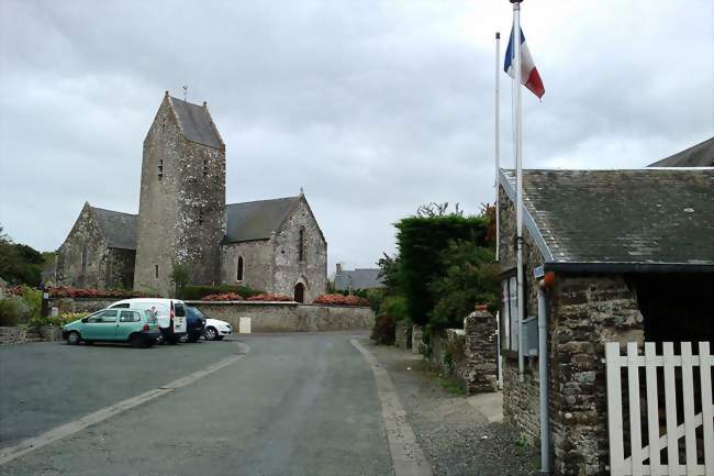 place du village - Canville-la-Rocque (50580) - Manche