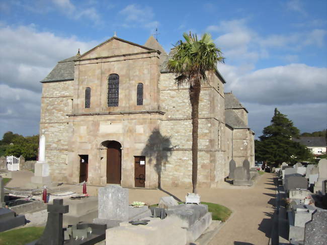Église Notre-Dame et sa façade en porphyre rouge - Digosville (50110) - Manche