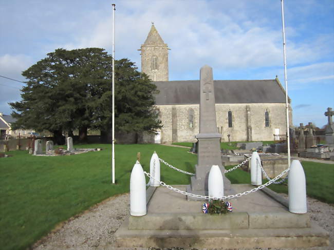 Église Saint-Laurent d'Écoquenéauville et son monument aux Morts - Écoquenéauville (50480) - Manche