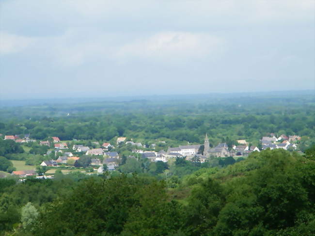 Le village vu du mont Castre - Lithaire (50250) - Manche