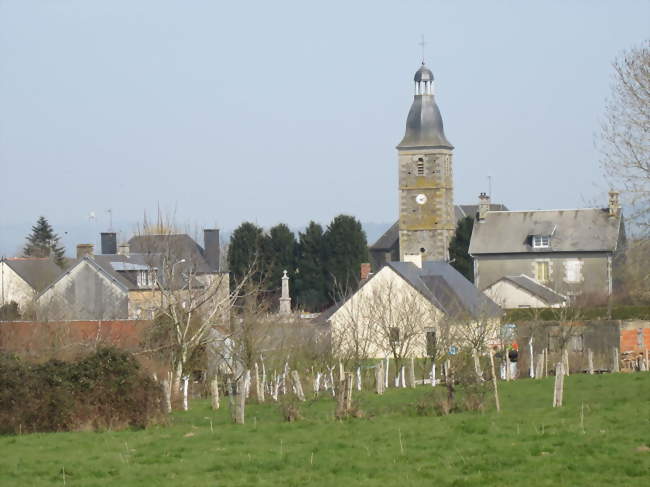 Vue sur le bourg - Le Mesnil-Adelée (50520) - Manche