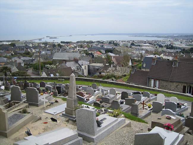 Querqueville, vue du cimetière - Querqueville (50460) - Manche