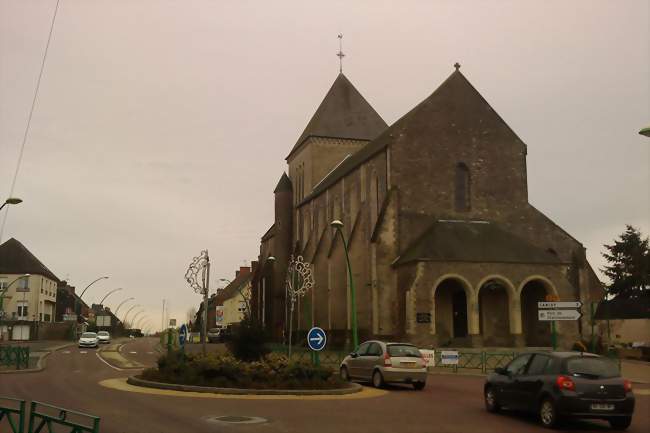 Le bourg et son église - Saint-Gilles (50180) - Manche