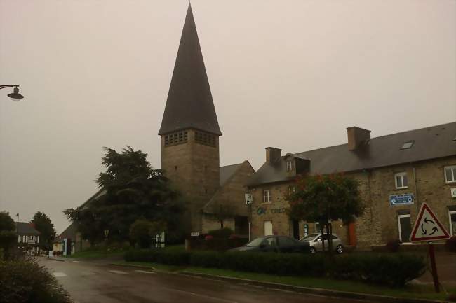 Le bourg et son église Saint-Jean-Baptiste - Saint-Jean-des-Baisants (50810) - Manche