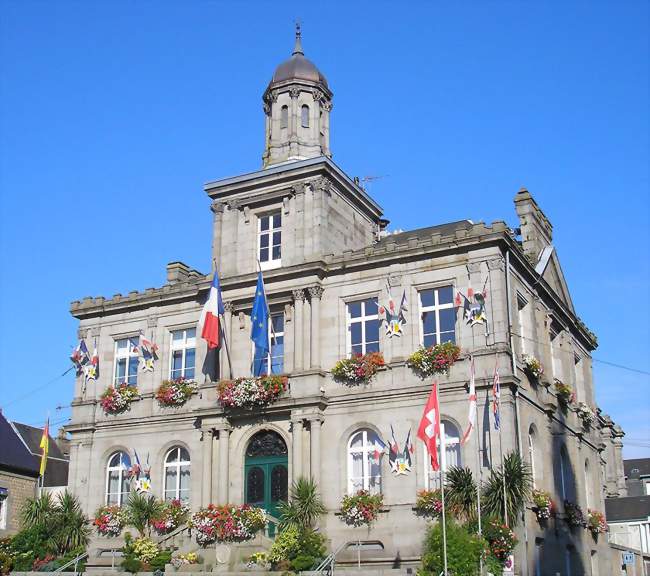 L'hôtel de ville - Villedieu-les-Poêles (50800) - Manche