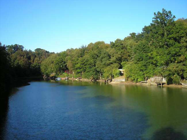 Le lac de Vezins au pont des Biards - Virey (50600) - Manche