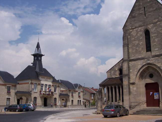 L'église et la mairie - Bétheny (51450) - Marne