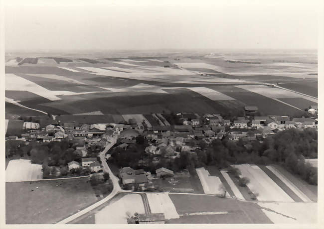 Bussy-le-Château - vue d'ensemble N°1 - Bussy-le-Château (51600) - Marne