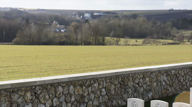 Vue de Chambrecy, depuis le cimetière britannique - Chambrecy (51170) - Marne