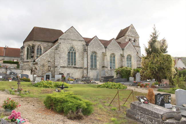 L'église Saint-Memmie, vue de côté - uilly (51480) - Marne