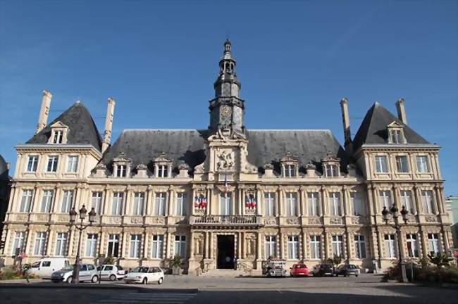 Lhôtel de ville - Reims (51100) - Marne