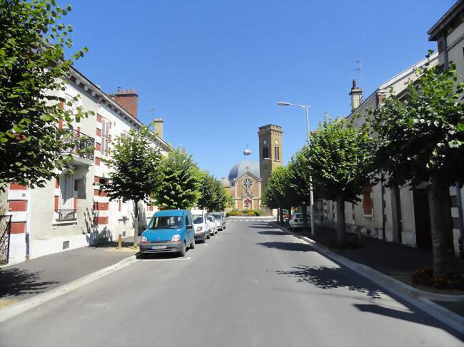 Rue Paul-Gravet, au centre de Magenta - Magenta (51530) - Marne