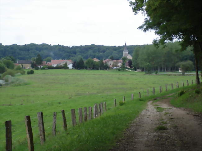 Le village vu du nord - Harréville-les-Chanteurs (52150) - Haute-Marne