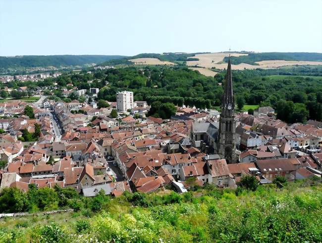 Vue générale Photo prise depuis la colline où se situait le château d'En Haut - Joinville (52300) - Haute-Marne