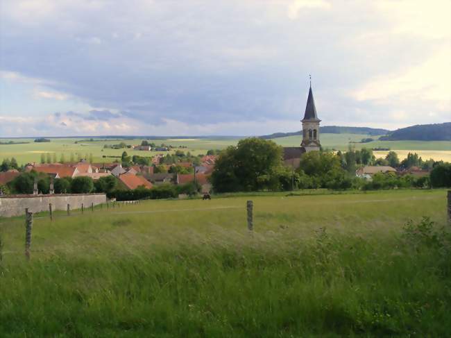 Vue générale du village de Latrecey - Latrecey-Ormoy-sur-Aube (52120) - Haute-Marne