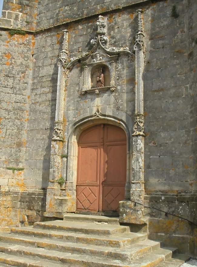 Entrée de l'église - Poinson-lès-Fayl (52500) - Haute-Marne