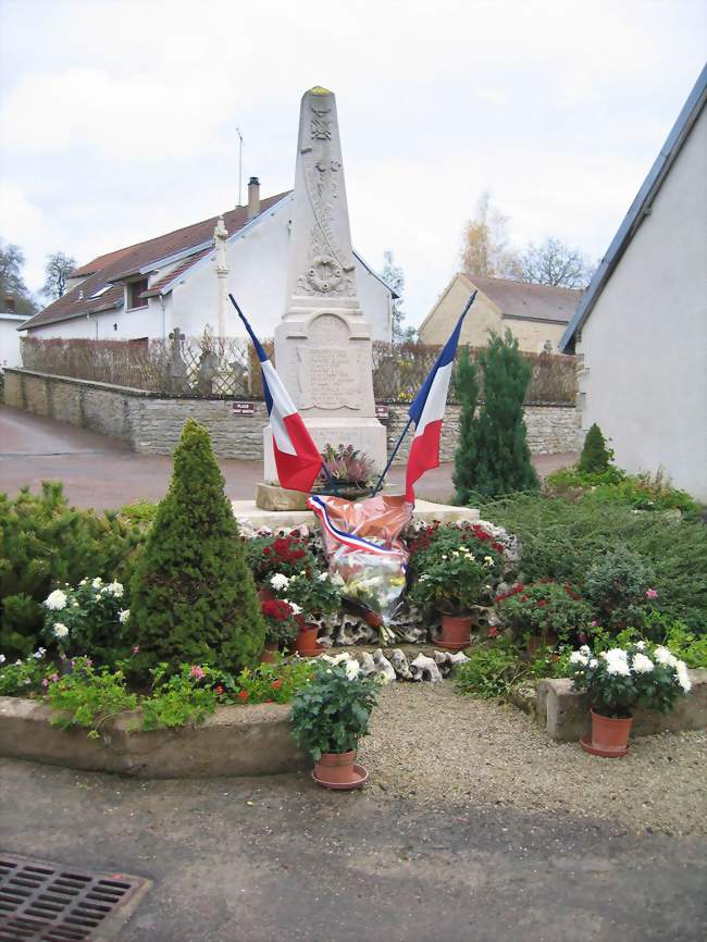 Le monument aux morts - Verseilles-le-Bas (52250) - Haute-Marne
