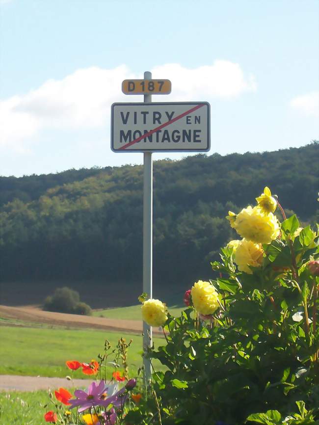 Sortie du village (Côté Chameroy) - Vitry-en-Montagne (52160) - Haute-Marne