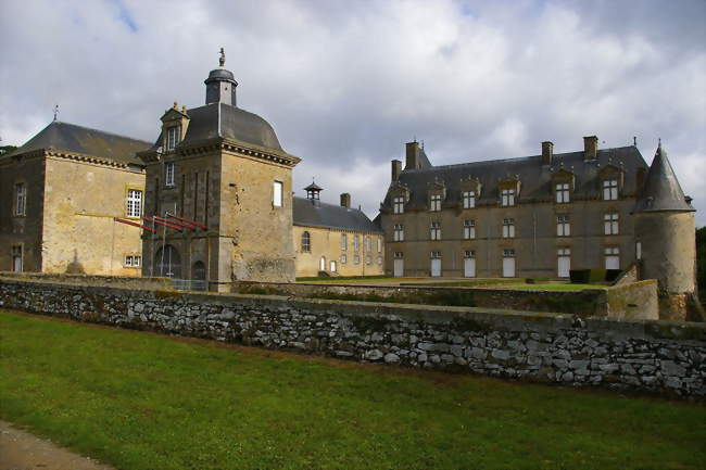 Le château de Montecler - Châtres-la-Forêt (53600) - Mayenne