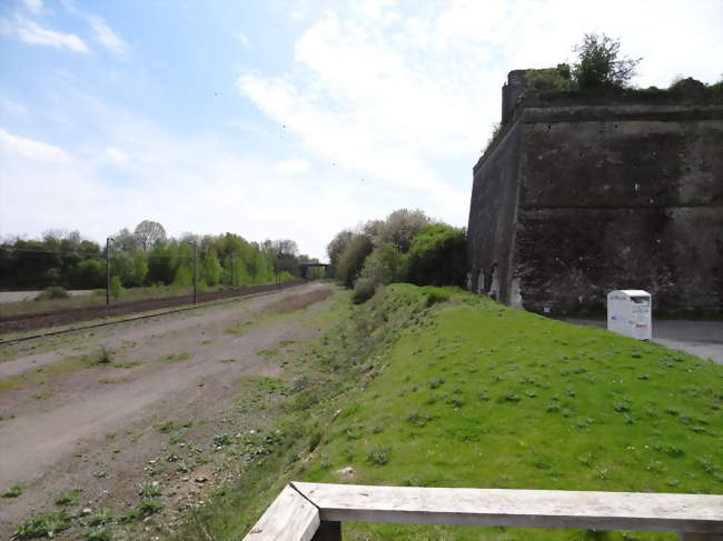 Ancien four à chaux à la gare - Louverné (53950) - Mayenne