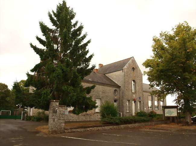 La mairie-école - Saint-Georges-le-Fléchard (53480) - Mayenne